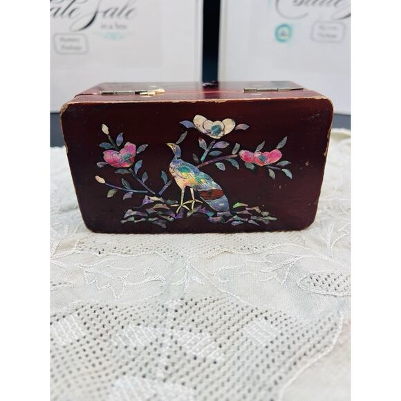 Lacquerware Mother of Pearl Inlay Box Peacock Latch 5” X 2.5” - Picture 3 of 14